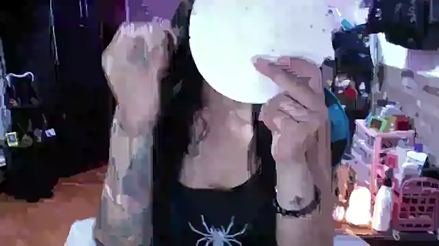 Snapshot of AngelaQueen_ chatting on 03.26.26 AngelaQueen online show from 03.26.26