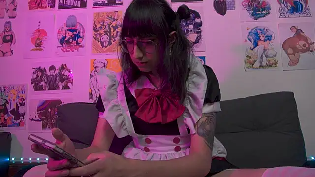 snowblack  online show from 01.13.25