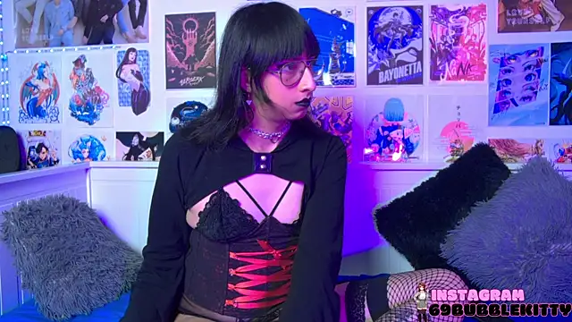 snowblack  online show from 03.05.25