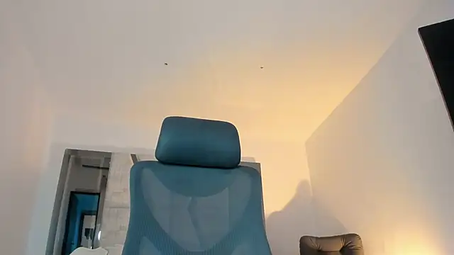 LunaBaker-1 online show from 01.28.25