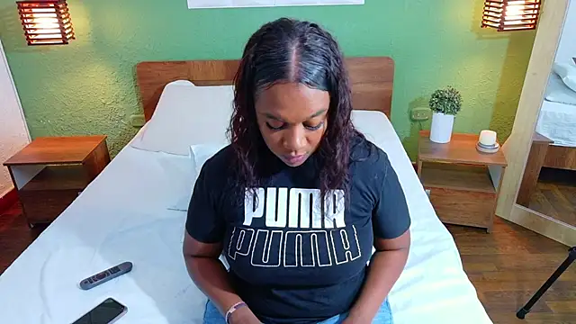 dannaahbrown online show from 10.17.25