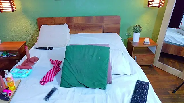 Snapshot of dannaahbrown chatting on 03.26.26 dannaahbrown online show from 03.26.26