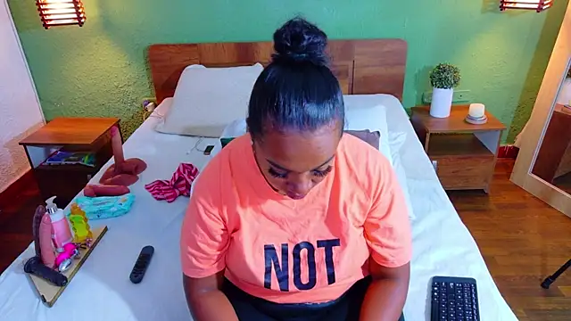 Snapshot of dannaahbrown chatting on 03.28.26 dannaahbrown online show from 03.28.26