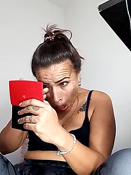 Snapshot of KaiicyQuuen chatting on 10.25.25 KaiicyQuuen online show from 10.25.25