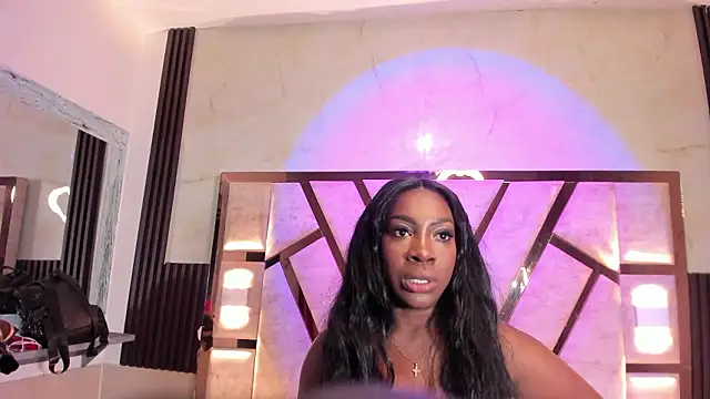 Athenea Mills online show from 02.06.26