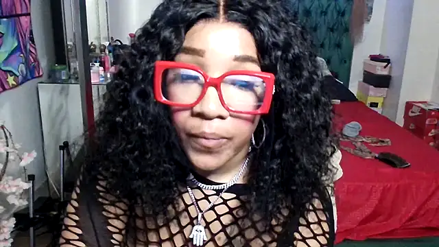 YasmineMinaj online show from 09.11.25