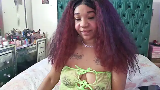 Snapshot of YasmineMinaj chatting on 01.31.26 YasmineMinaj online show from 01.31.26