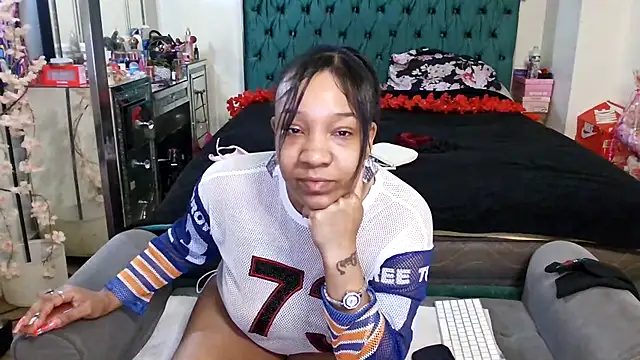 Snapshot of YasmineMinaj chatting on 02.23.26 YasmineMinaj online show from 02.23.26