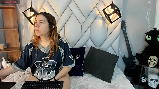 Snapshot of SakuraLee_ chatting on 02.18.25 SakuraLee online show from 02.18.25