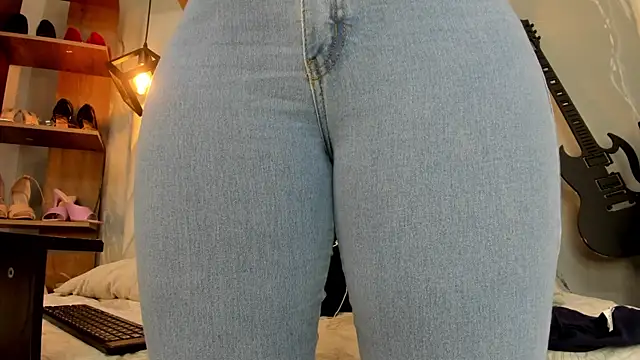 Snapshot of SakuraLee_ chatting on 02.24.25 SakuraLee online show from 02.24.25