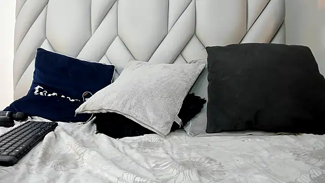 Snapshot of SakuraLee_ chatting on 03.04.25 SakuraLee online show from 03.04.25