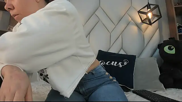 Snapshot of SakuraLee_ chatting on 03.11.25 SakuraLee online show from 03.11.25