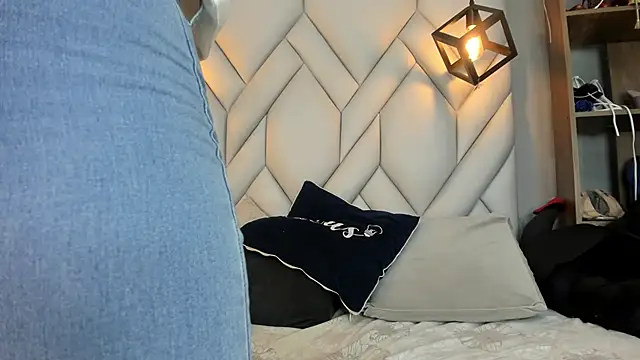 Snapshot of SakuraLee_ chatting on 03.18.25 SakuraLee online show from 03.18.25