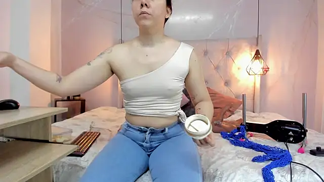 Snapshot of SakuraLee_ chatting on 09.27.25 SakuraLee online show from 09.27.25