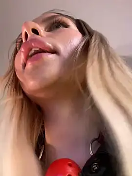 Snapshot of KittyKatyDream chatting on 11.25.25 KittyKatyDream online show from 11.25.25