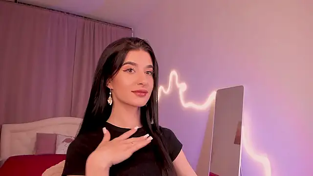 LauraCoy online show from 07.08.26