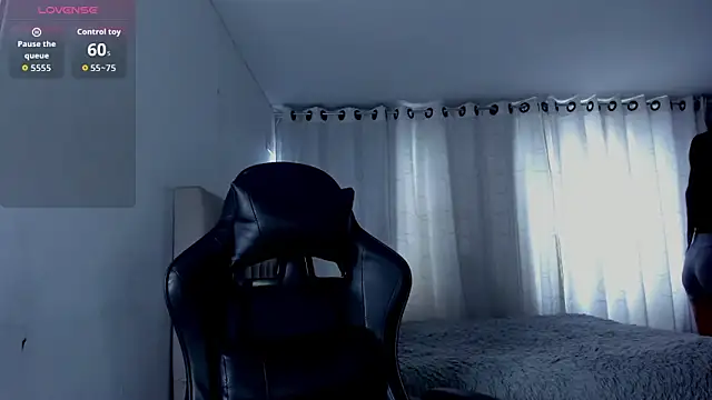 aliice walker  online show from 06.10.26