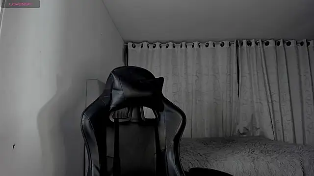 aliice walker  online show from 08.04.26
