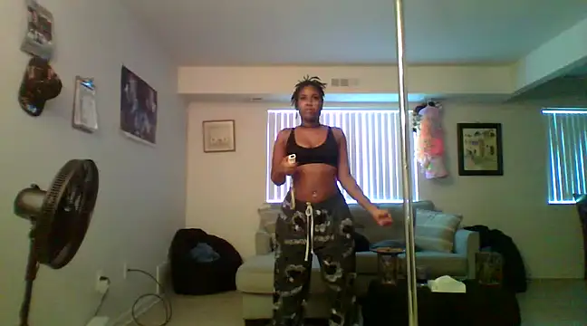 Snapshot of shauntaeme chatting on 01.13.25 shauntaeme online show from 01.13.25