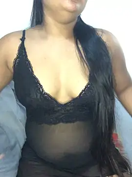 Snapshot of Rose_Olivia chatting on 12.08.24 Rose Olivia online show from 12.08.24