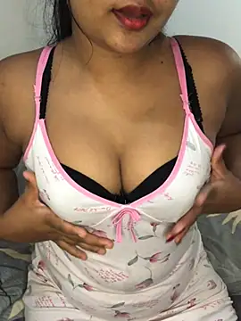 Snapshot of Rose_Olivia chatting on 01.27.25 Rose Olivia online show from 01.27.25