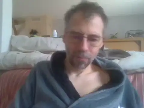 Snapshot of ptitcanard60600 chatting on 12.15.24 ptitcanard60600 online show from 12.15.24