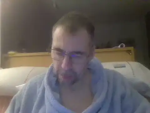 Snapshot of ptitcanard60600 chatting on 01.05.25 ptitcanard60600 online show from 01.05.25