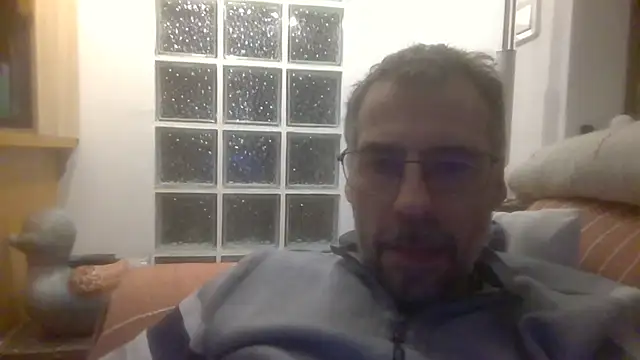 Snapshot of ptitcanard60600 chatting on 02.01.25 ptitcanard60600 online show from 02.01.25