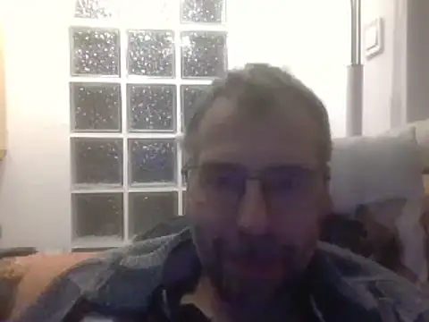 Snapshot of ptitcanard60600 chatting on 02.04.25 ptitcanard60600 online show from 02.04.25