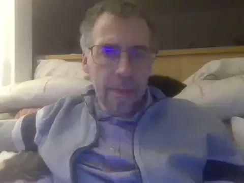 Snapshot of ptitcanard60600 chatting on 02.12.25 ptitcanard60600 online show from 02.12.25