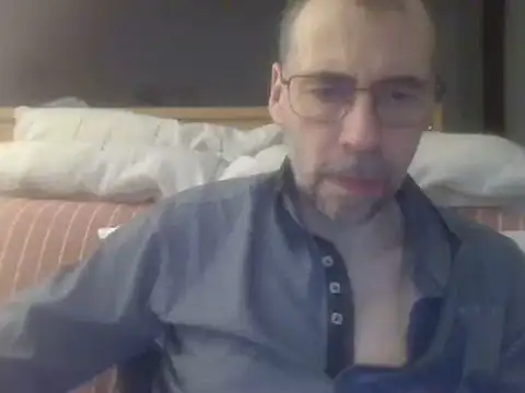 Snapshot of ptitcanard60600 chatting on 03.04.25 ptitcanard60600 online show from 03.04.25