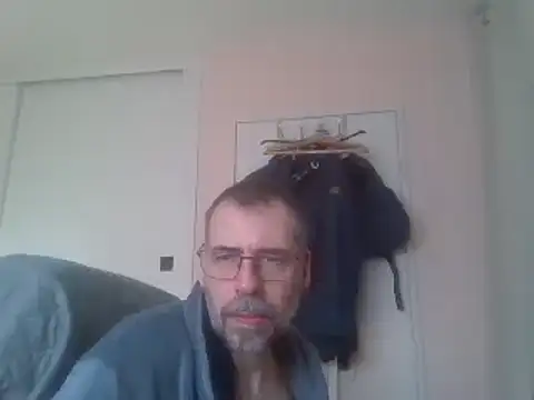 Snapshot of ptitcanard60600 chatting on 03.20.25 ptitcanard60600 online show from 03.20.25