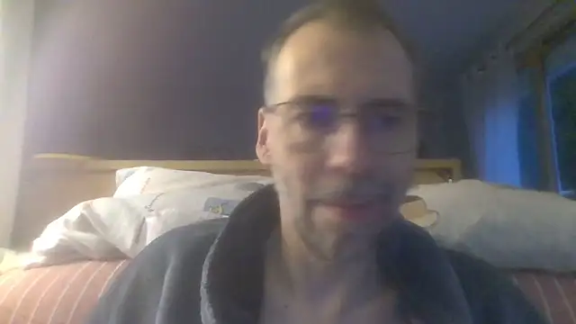 Snapshot of ptitcanard60600 chatting on 10.04.25 ptitcanard60600 online show from 10.04.25