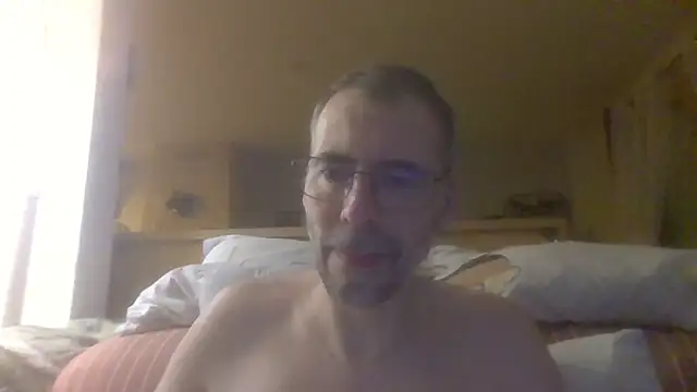 Snapshot of ptitcanard60600 chatting on 10.05.25 ptitcanard60600 online show from 10.05.25