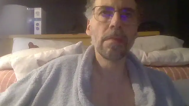 Snapshot of ptitcanard60600 chatting on 11.30.25 ptitcanard60600 online show from 11.30.25