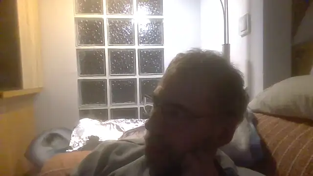 Snapshot of ptitcanard60600 chatting on 12.01.25 ptitcanard60600 online show from 12.01.25