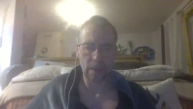 Snapshot of ptitcanard60600 chatting on 01.05.26 ptitcanard60600 online show from 01.05.26