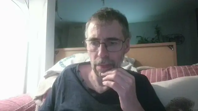 Snapshot of ptitcanard60600 chatting on 04.26.26 ptitcanard60600 online show from 04.26.26