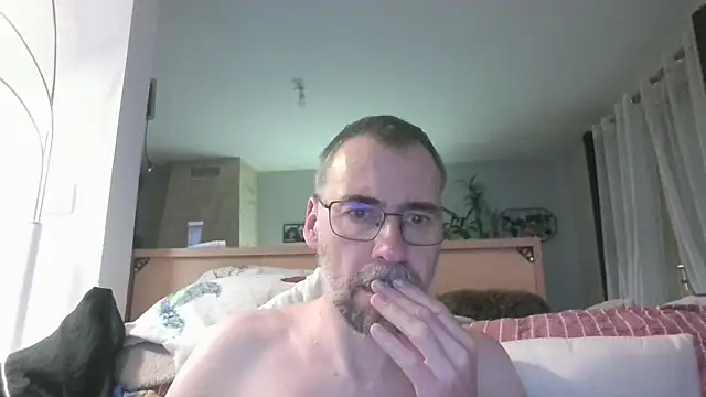 Snapshot of ptitcanard60600 chatting on 05.01.26 ptitcanard60600 online show from 05.01.26
