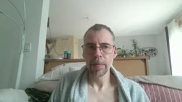 Snapshot of ptitcanard60600 chatting on 05.10.26 ptitcanard60600 online show from 05.10.26