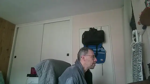 Snapshot of ptitcanard60600 chatting on 05.13.26 ptitcanard60600 online show from 05.13.26