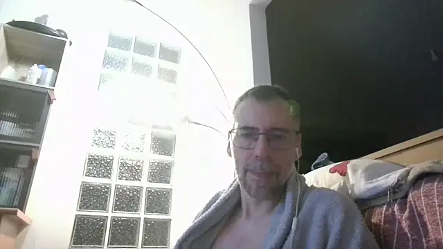 Snapshot of ptitcanard60600 chatting on 05.21.26 ptitcanard60600 online show from 05.21.26