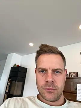 Danii0790 online show from 10.20.25