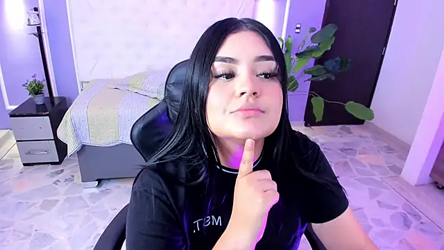 Snapshot of martinasaez chatting on 03.07.26 martinasaez online show from 03.07.26