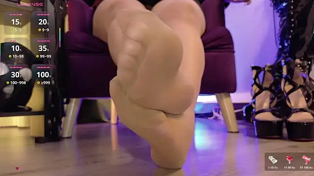 Snapshot of MistressMeg4n chatting on 11.11.25 MistressMeg4n online show from 11.11.25