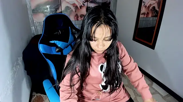 Snapshot of Charis_21 chatting on 10.26.25 Charis 21 online show from 10.26.25