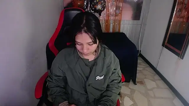 Snapshot of Charis_21 chatting on 11.02.25 Charis 21 online show from 11.02.25