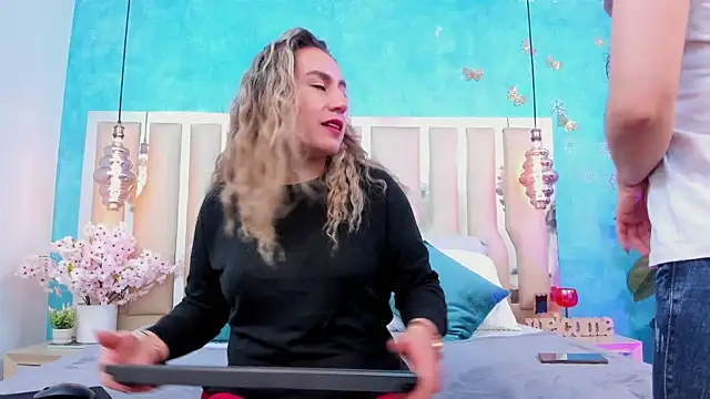 Snapshot of Layla_Sia chatting on 02.07.26 Layla Sia online show from 02.07.26