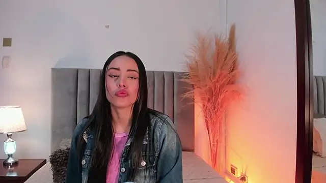 NoraDasilva online show from 02.19.25