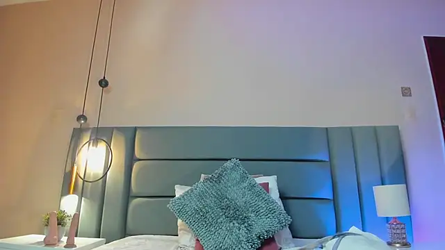 NoraDasilva online show from 10.16.25